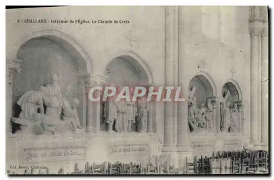 Challans - Interior da Igreja. O Caminho da Cruz