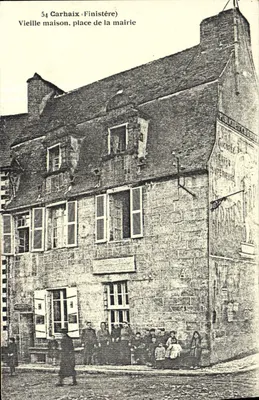 Carhaix (Finistère) — Velha casa, praça da prefeitura — Publicidade Choblet