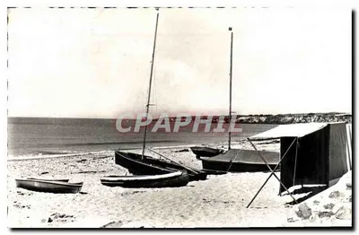 Bretignolles-sur-Mer — praia com barcos a vela e tenda — editor desconhecido