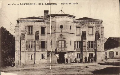 Lezoux — Hotel de Ville — Auvergne — 337