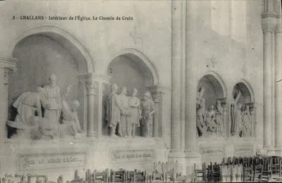 Challans - Interior da Igreja. O Caminho da Cruz