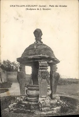Chatillon-Coligny (Loiret) — Poço das Arcades (Escultura de J. Goujon)