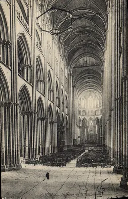 Rouen — Wewnętrzne wnętrze katedry — N.D. Brou
