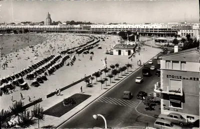 Royan — Widok plaży przed Frontem Morza i Zegarem Katedry — M. RICHAUD, n° 117