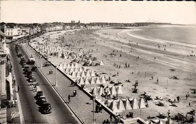 Les Sables-d'Olonne — Vista geral do Remblai em direção aos Pins — Cie des Arts Photomécaniques