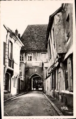 Bilhete postal moderno Conches (Eure) Passagem do Hotel de Ville
