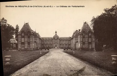 Castelo de Pontchartrain — Arredores de Neauphle-le-Château (S.-et-O.) — Edit. Pavie, livraria