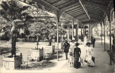 Vichy — As Galerias Cobertas — LL.