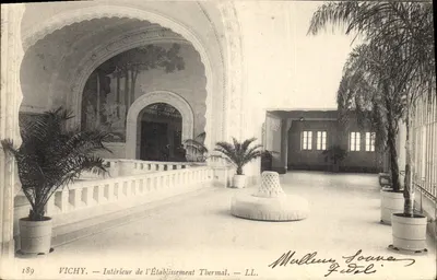 Vichy — Interior do Estabelecimento Termal — LL.