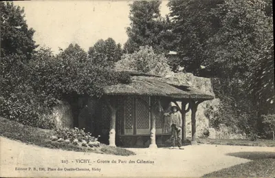 Vichy - Grotte du Parc des Célestins — Éditeur P. B., Place des Quatre-Chemins, Vichy, n°217