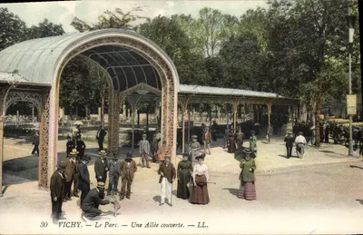 Vichy — O Parque — Uma Avenida Coberta — LL. — N°30