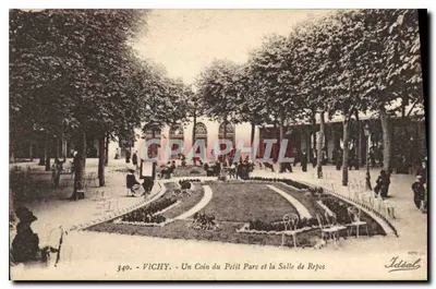 Vichy - Um Canto do Pequeno Parque e a Sala de Descanso — Ideal, n° 340
