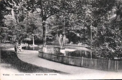 Vichy — Novo Parque — Lago dos Cisnes — Streleck, Paris