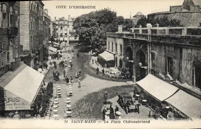 Saint-Malo — Place Châteaubriand — Arnaud et Nozès, Nantes