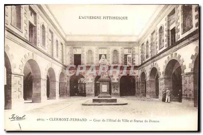 Clermont-Ferrand — Pátio do Hotel de Ville e Estátua de Domas — Ideal, n° 4013