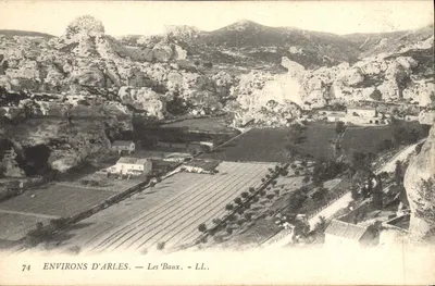 Les Baux — Arredores de Arles — LL. — n°74