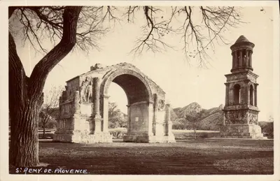 Saint-Pémy de Provence — Arco e torre romanos — S.PEMY.DE.PROVENCE.