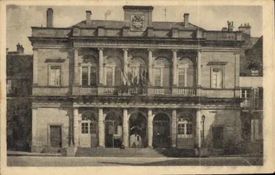 Hôtel de Ville — Auxerre — Lévy et Seurrel, Imp. 107