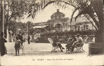 Vichy — Nos Jardins do Casino — La Pensée, n°30