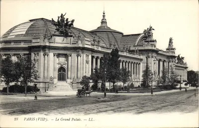 Paris (VIIIº) — O Grande Palácio — LL.