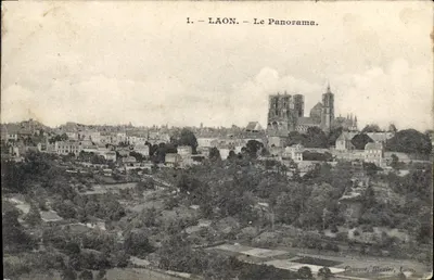 Laon - O Panorama — vista panorâmica da cidade com a catedral — editor Couarrot, livreiro, Laon