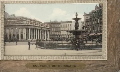 Praça da Comédia — Fonte — Lembrança de Bordeaux — Edição especial 'Aux Dames de France'