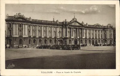 Toulouse — Praça e fachada do Capitólio — Éditions Narbo