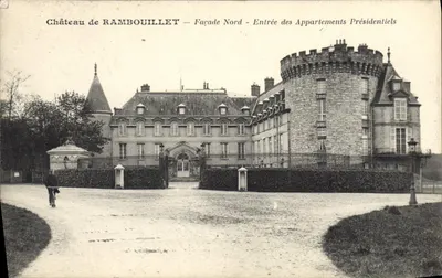 Castelo de RAMBOUILLET — Fachaça Norte — Entrada dos Apartamentos Presidenciais