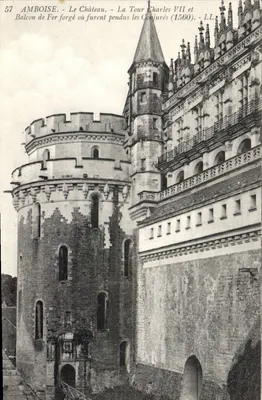 Amboise - O Castelo - A Torre Charles VII e o Balcon de Ferro forjado onde foram enforcados os Conjurados (1560) - LL