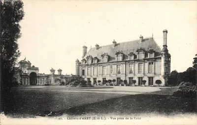 Castelo de Anet (E. e L.) — Vista tirada da Cour — U. Ponceault, editor, Dreux