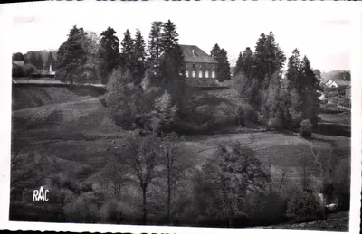 Castelo de Châteauneuf-la-Forêt — vista panorâmica — RAC