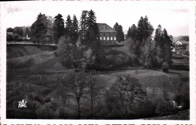 Châteauneuf-la-Forêt — O Castelo — Éd. RAC