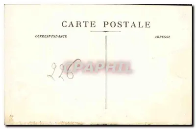 Les Baux - Sentiero di ronda della Torre detta Sarrasine e in fondo, rovine del vecchio Castello costruito nel X secolo da Pons-le-Jeune Signore dei Baux — Verso