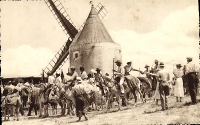 Guardiães e Provençais no Moulin de Daudet — Fontvieille-en-Provence — Foto George