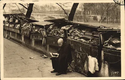 Bouquiniste du Quai Voltaire — Paris — Yvon 7