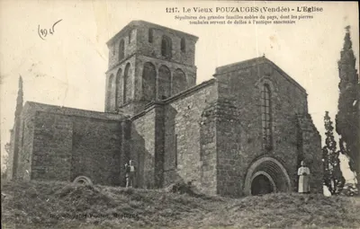 O Velho Pouzauges (Vendée) — A Igreja com sepulturas nobres — Imp. Alb. Jeudy-Poubin, Mortagne