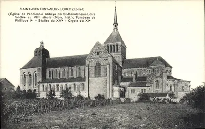 Saint-Benoît-sur-Loire (Loiret) — Igreja da antiga abadia fundada no século VII — editor J. D. R. BANS