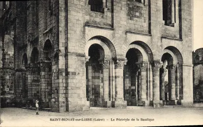 Saint-Benoît-sur-Loire (Loiret) — O Pérystile da Basílica
