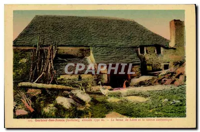 Gerbier-des-Joncs (Ardèche), altitude 1551 m. — A fazenda de Loire e a fonte autêntica