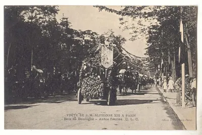 Visite de S.M. Alphonse XIII à Paris — Bois de Boulogne — Autos fleuries — Hélio E. Le Foley, Paris