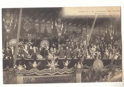 Visite de S.M. Alphonse XIII à Paris — Tribune présidentielle avant l'arrivée du Roi C.L.Q. — Halle E. Le Obley, Paris