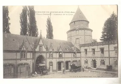Domínio de Condé-sur-Iton (Eure) — Velho Castelo — Interior da Cour